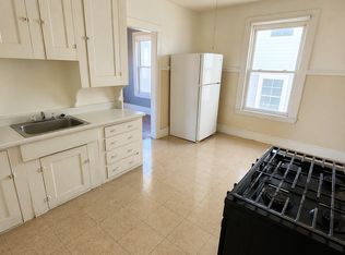 52 Hampshire St APT 32, Auburn, ME 04210