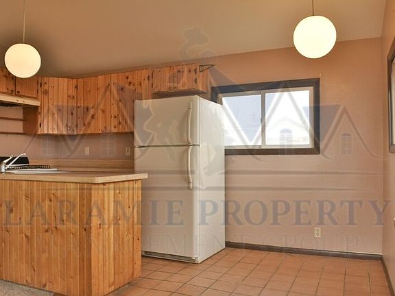 3rd image of 459 1/2 N Cedar St