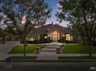 1910 Heaton St, Bakersfield, CA 93311
