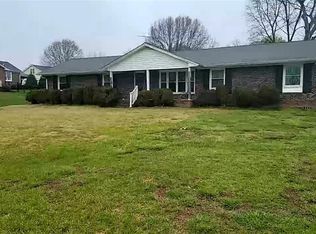 1961 Delaine Dr, Burlington, NC 27215