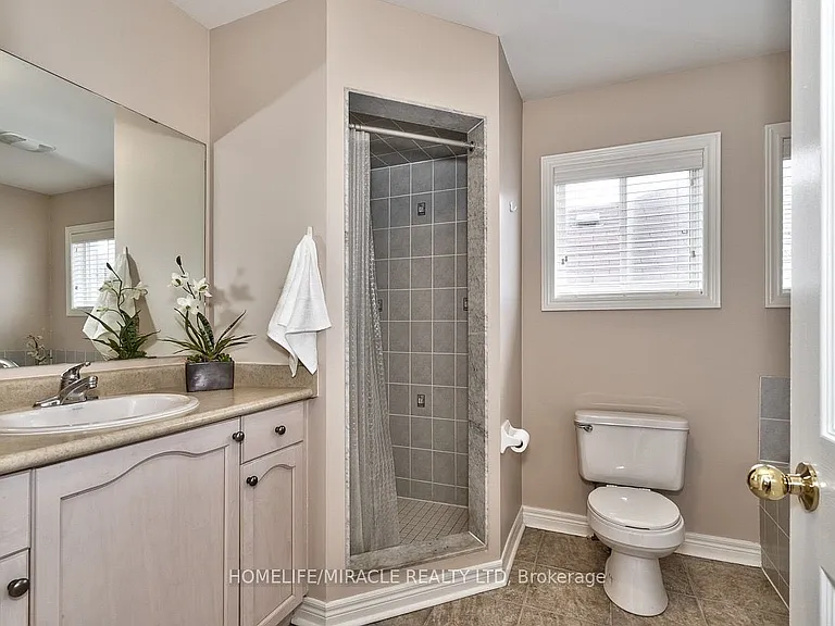 3 Ashdale Rd — Photo 9