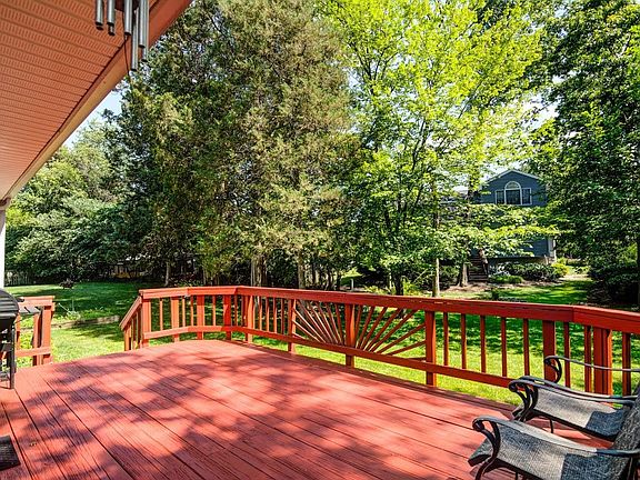 5th image of 479 Woodshire Ln