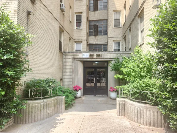 2191 Bolton Street image 12 of 12