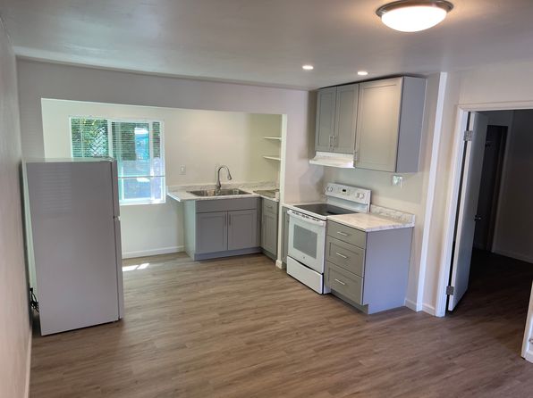 1425 El Camino Real Pl #C