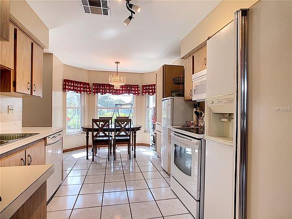 3rd image of 2431 Pine Chase Cir