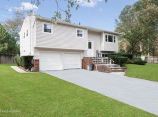 3 Berkeley Ave, Selden, NY 11784