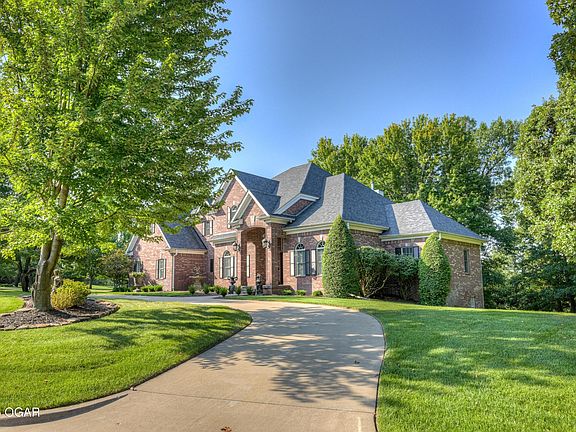 2nd image of 1000 Oakmont Dr