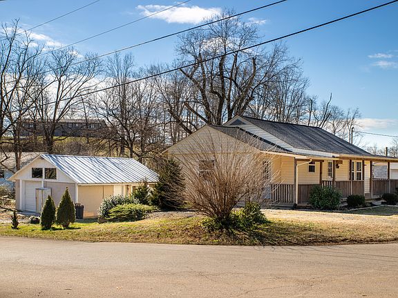 3rd image of 3520 Garner Cir