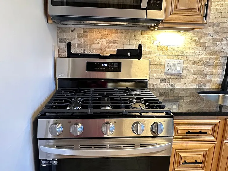 2754 Indianola Ave — Photo 6