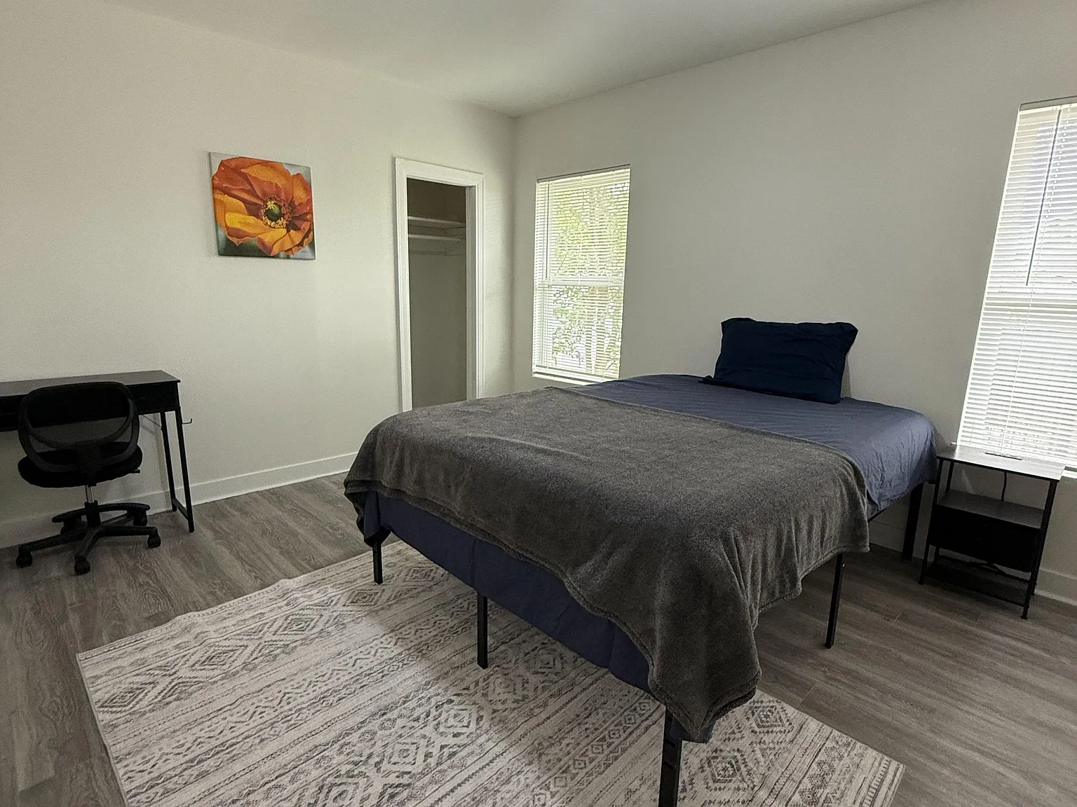 4 bed, 2.0 bath, 2400 sqft, $854 — Photo 1