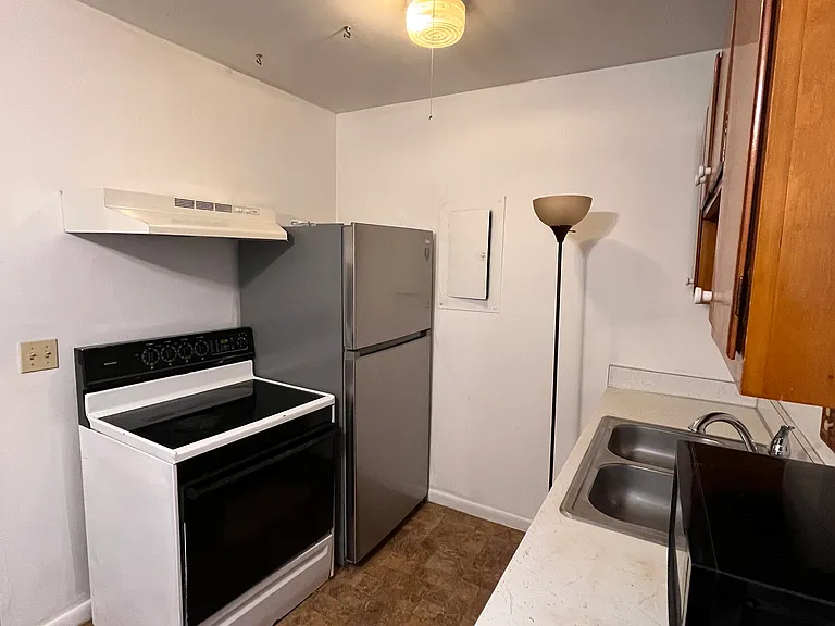 2134 Fairfax Ave #C7 — Photo 6