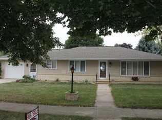 106 E Iowa Ave, George, IA 51237