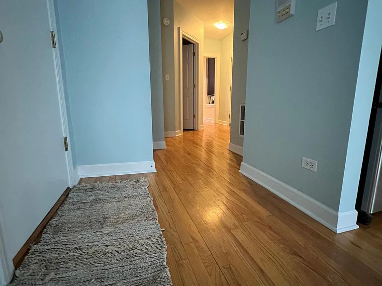 129 S Oakley Blvd #1 — Photo 7