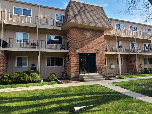 2402 Algonquin Rd APT 12, Rolling Meadows, IL 60008
