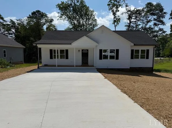 166 Plant Dr, Appomattox, VA 24522