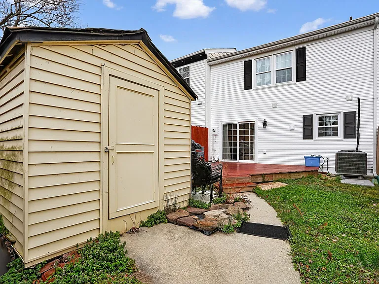 12306 Woodlawn Ct — Photo 15