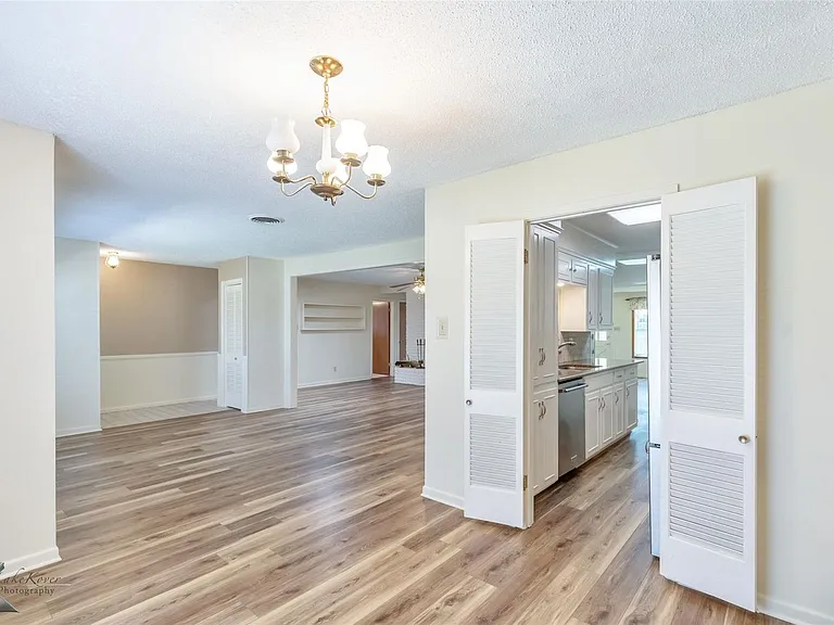 3317 Santa Monica Dr — Photo 4