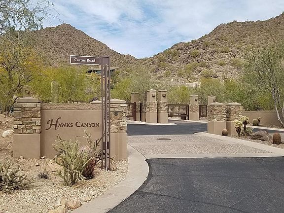 Hawkws Canyon Entrance