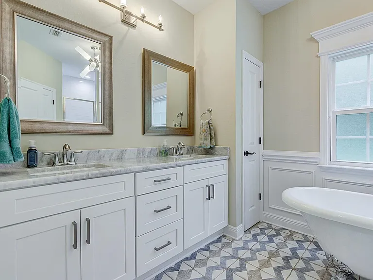 6186 Hugh Rd — Photo 9