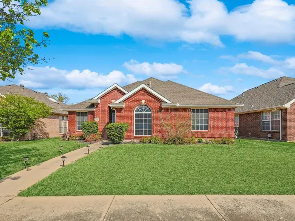 7816 Park Downs Dr, Fort Worth, TX 76137