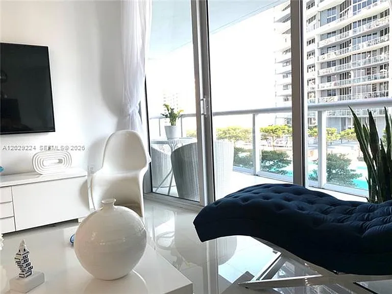 475 Brickell Ave #1611 — Photo 4