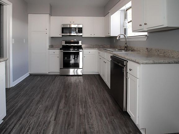 5th image of 8124 Sierra Madre Dr W