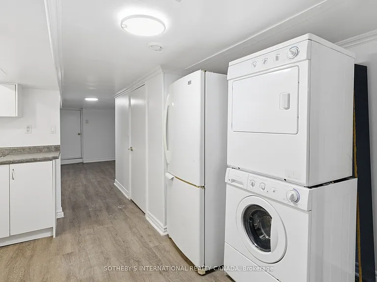 284 Euclid Ave #BASEMENT — Photo 9