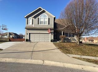 10808 N Potter Ct, Kansas City, MO 64157