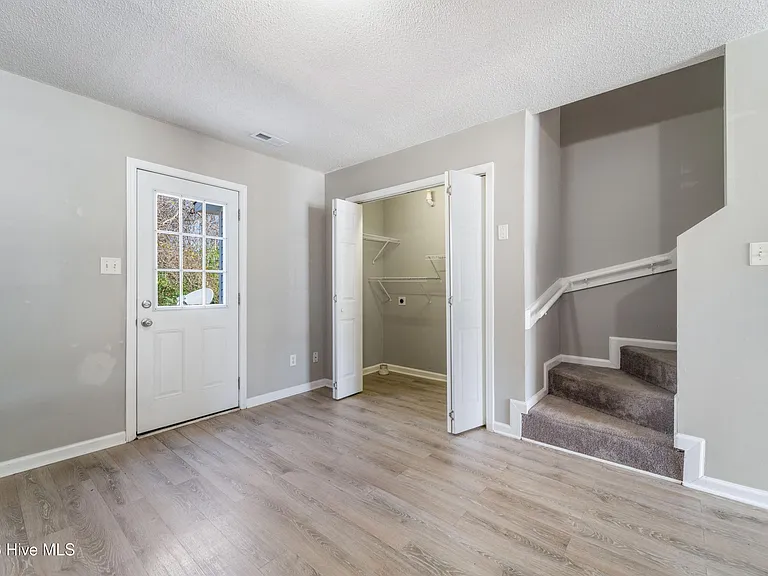 977 W Pueblo Dr — Photo 6