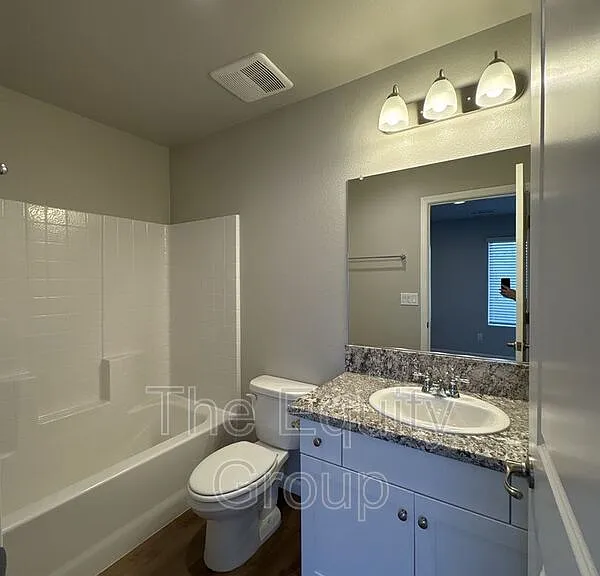 505 S Summit St #103 — Photo 14