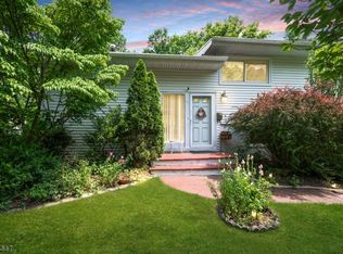 111 Glenwood Rd, Fanwood, NJ 07023