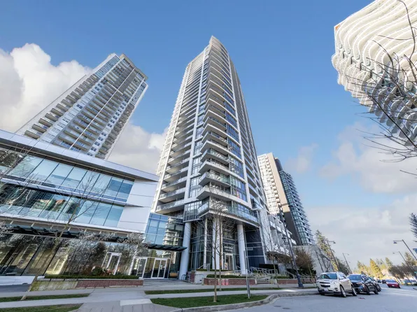 13308 Central Ave #810, Surrey, BC V3T 0M4