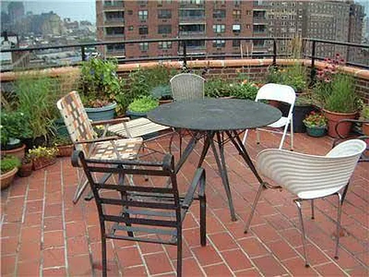 Rented by Buchbinder & Warren | media 52