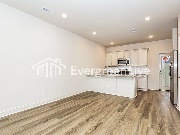 5th image of 716 Elkins Dr
