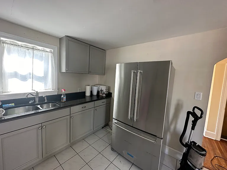 103 W 17th St — Photo 27