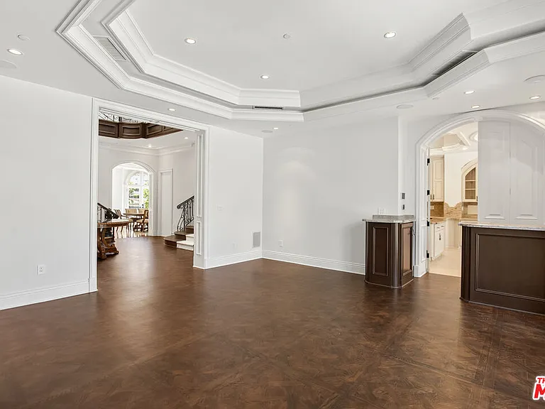 520 N Palm Dr — Photo 14