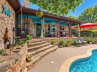 2125 Cambridge Dr, Hurst, TX 76054