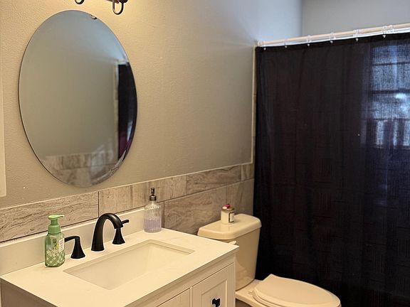 5th image of 805 S Spring St