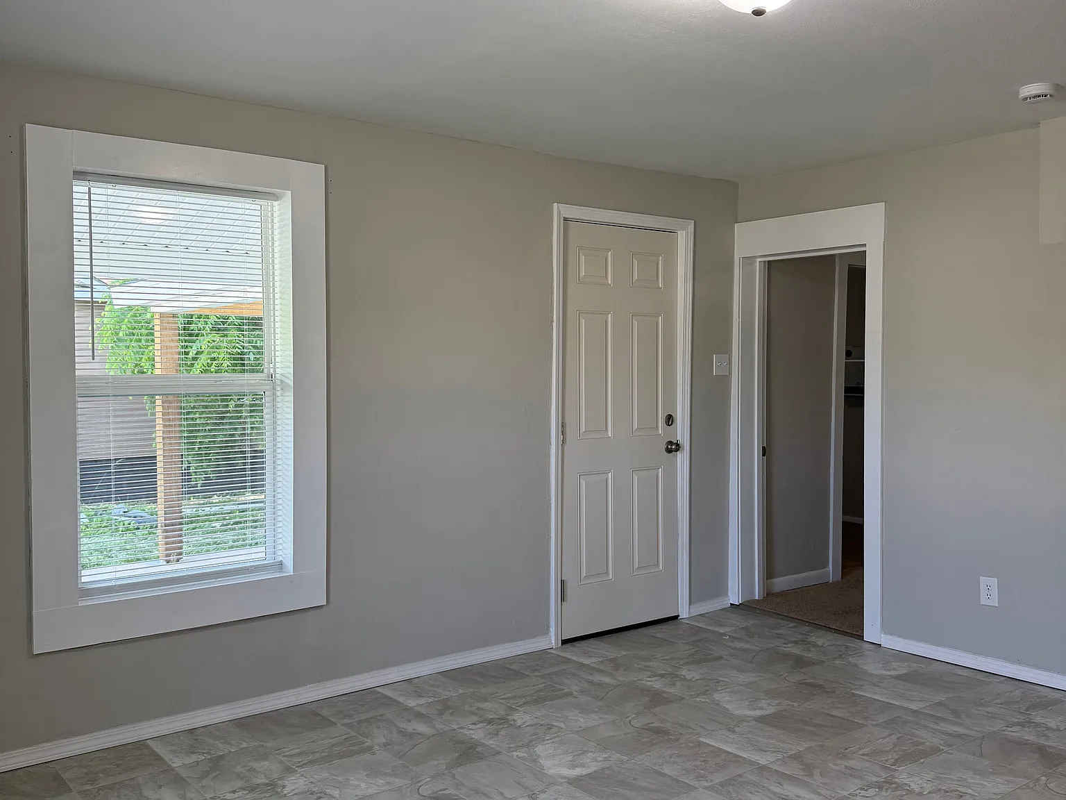 2 bed, $800 — Photo 4