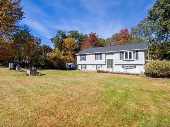 378 Rondeau St, Palmer, MA 01069
