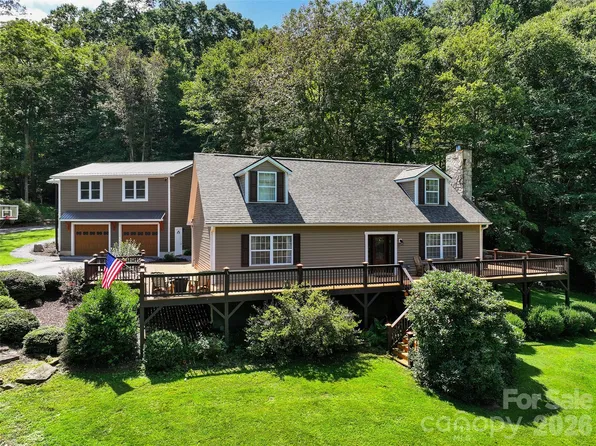 366 Sequoyah Dr, Waynesville, NC 28785
