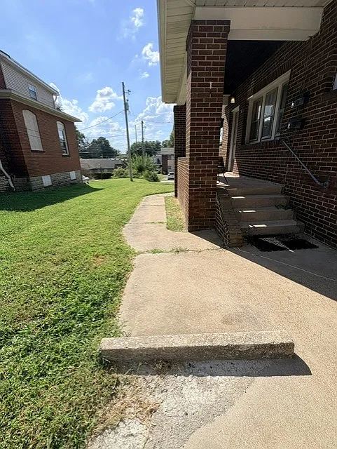 1 bed, 900 sqft, $895 — Photo 2
