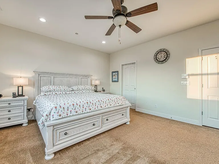 10509 N Sierra Vista Ave — Photo 41