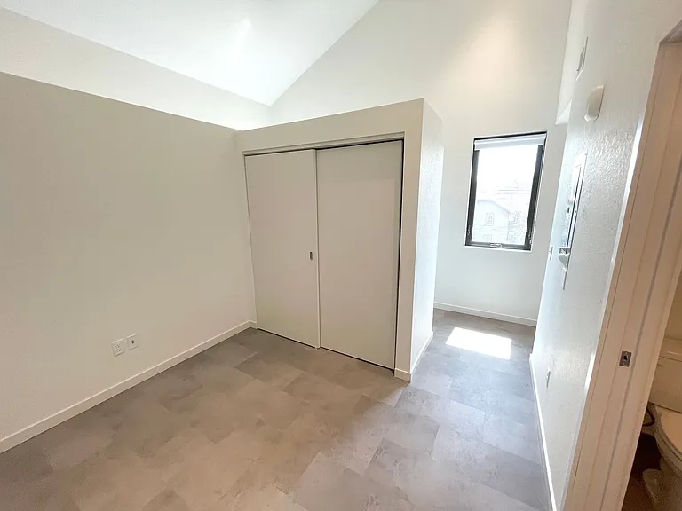 3333 Hennepin Ave — Photo 14