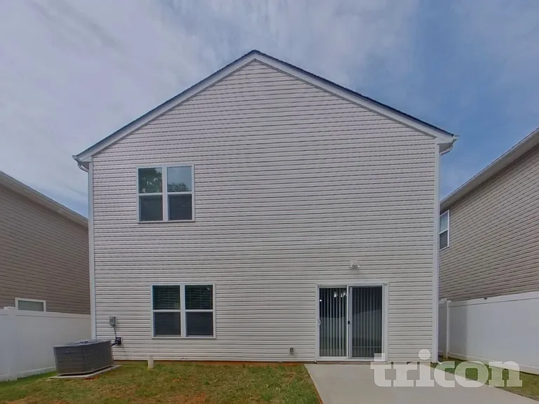 201 Spring Knoll Dr — Photo 16