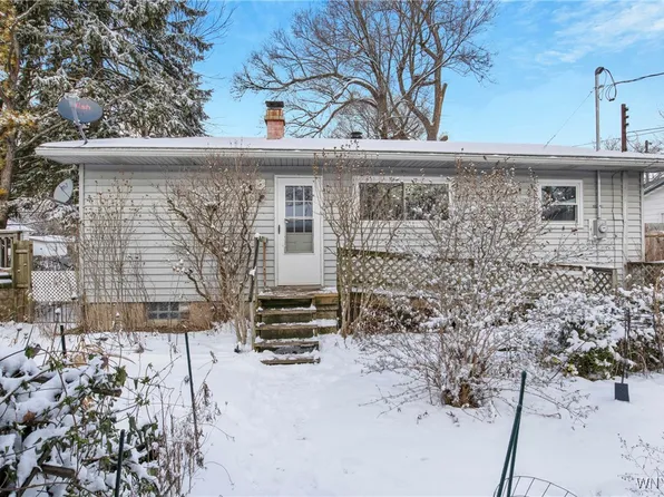5 Follette Ln, Tonawanda, NY 14150