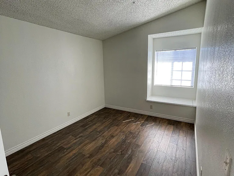 16982 Walnut Ct — Photo 17