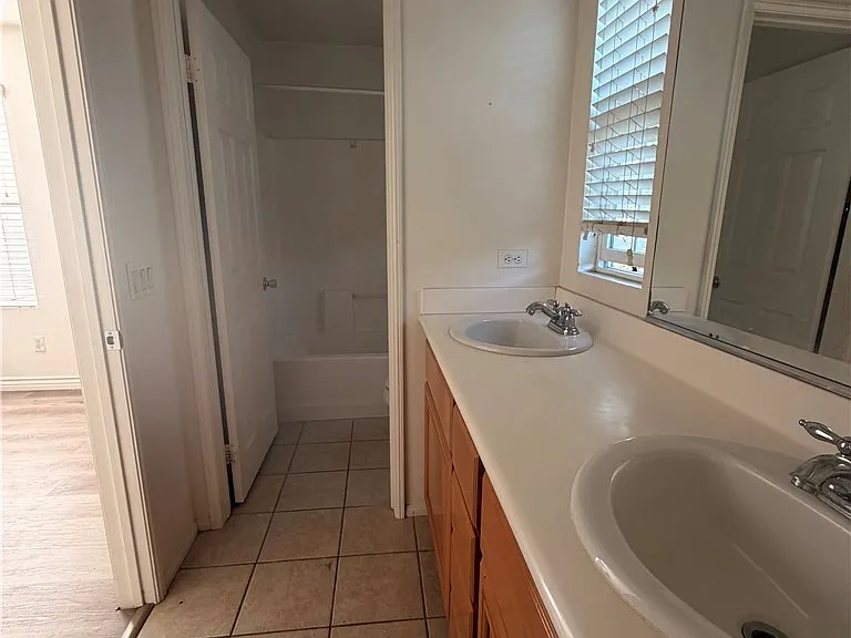 1757 Steinman St — Photo 7