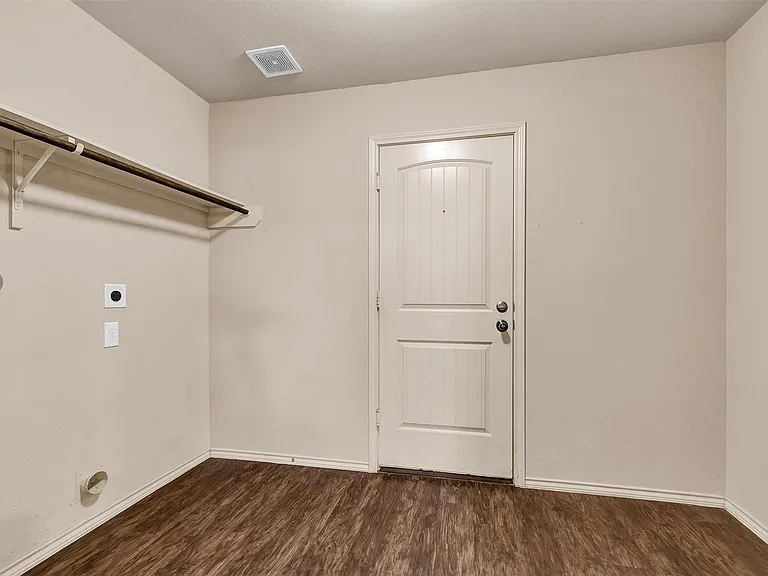 2119 Treasure Mountain Dr — Photo 27