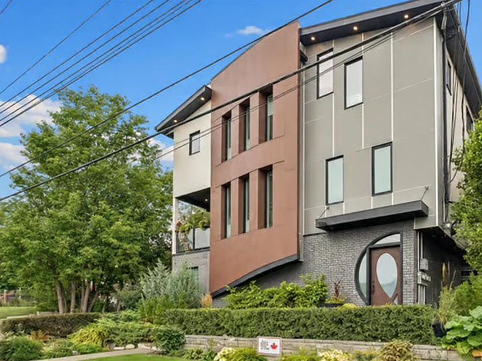 1st image of 532 S 4th Ave NE #1